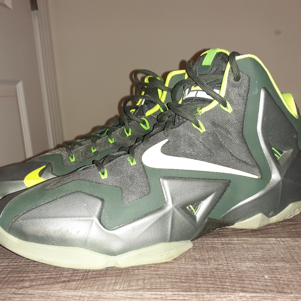 Nike Lebron 11 Dunkman Size 11 Basketball Shoe